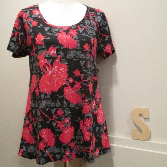 LuLaRoe Tops - Nwt LuLaRoe Classic T, S, black and red floral